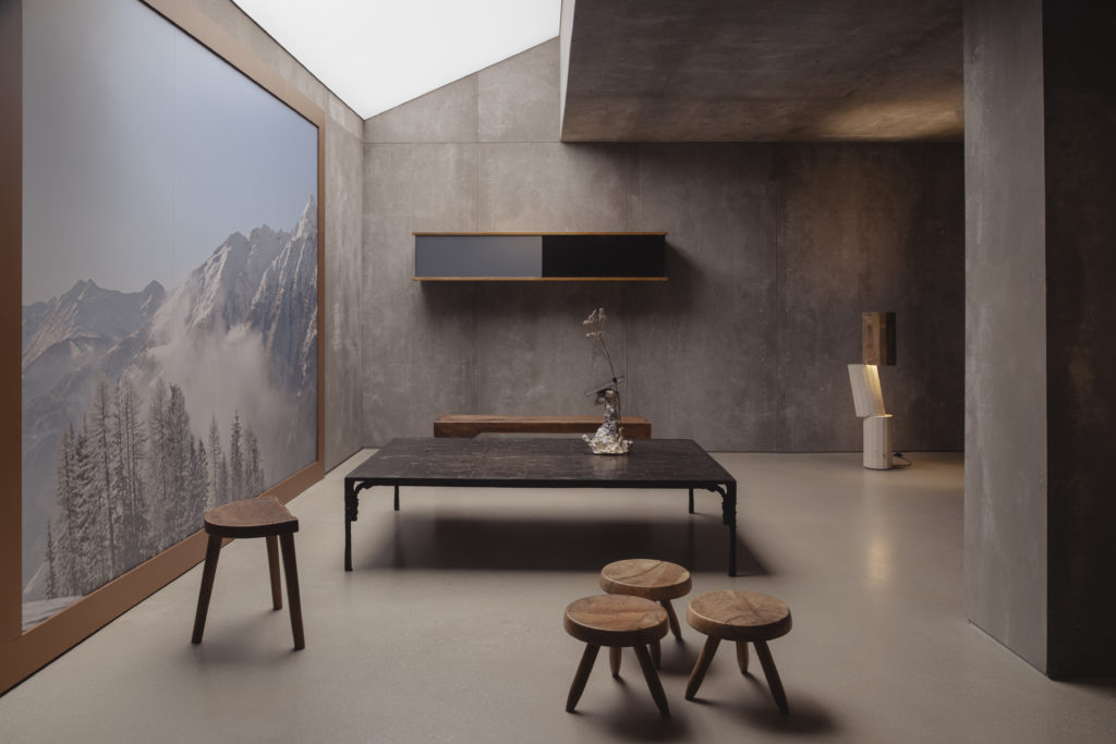 CHALET CARPENTERS WORKSHOP GALLERY 24